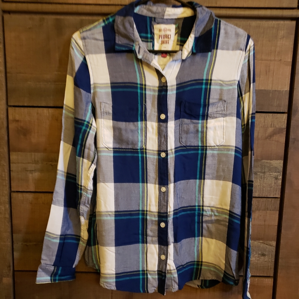 NEW Blue Plaid Buttondown Juniors M